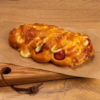 Улитка с сосискойв Пекарня Кулинария Плюшка Ватрушка по цене 125 ₽