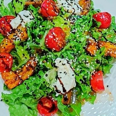 Салат Мимино в Мимино по цене 1030 ₽