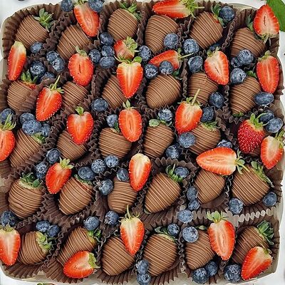 Клубника в шоколаде Classic Juicy L в Мир клубники в шоколаде по цене 5950 ₽