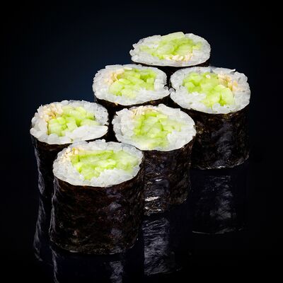 Маки огурец в Space sushi по цене 390 ₽