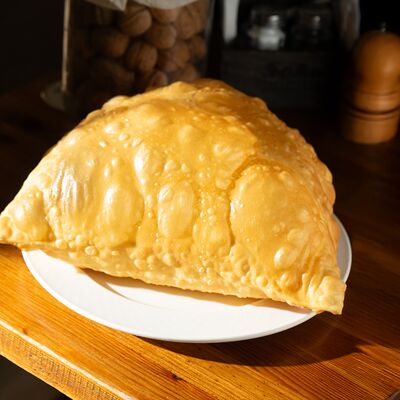 Чебурек говядина-баранина в Грузинская закусочная Soko по цене 370 ₽