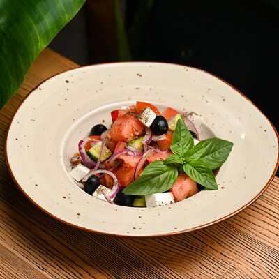 Салат Греческий в Контейнер по цене 560 ₽