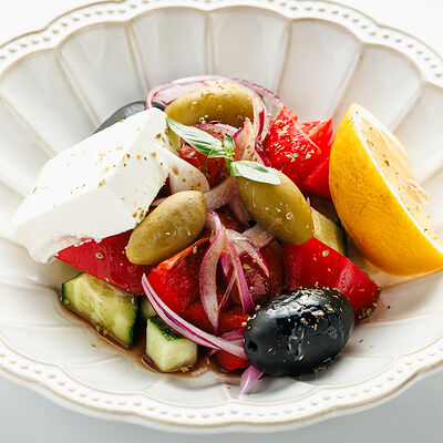 Салат Греческий в Причал по цене 650 ₽