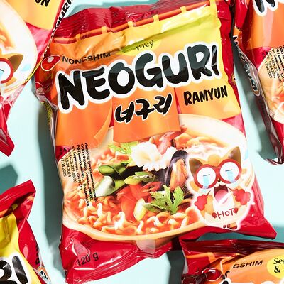 Неогури с морепродуктами острая Nongshim в Вначале была курица по цене 299 ₽