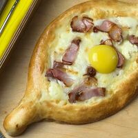 С беконом в Мокона