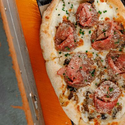 Пицца с ростбифом и грибами в Ленинградский Экспресс по цене 705 ₽