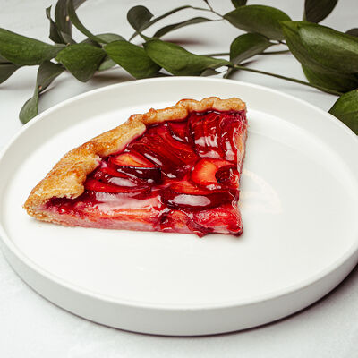 Пирог сливовый в Ribambelle по цене 350 ₽