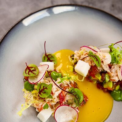 Камчатский краб с тартаром из авокадо в Wine Religion по цене 1450 ₽