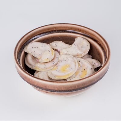 Маковые вареники с творогом и брусникой в БистроВареничная по цене 250 ₽