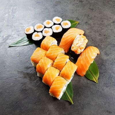 Сет Филадельфия Микс в Burger&Sushi по цене 2285 ₽