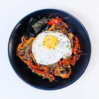 Жареный рамен с говядиной в Samgepo Korean Food