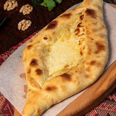 Хачапури по-аджарски 4 сыра в Чито-Грито по цене 750 ₽