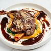 Утиная ножка конфи с кремом из моркови в Hello Wine по цене 890
