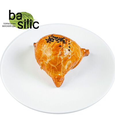 Самса с говядиной в Basilic -Территория Вкусной Еды по цене 695 ₸