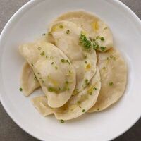 Вареники с картофелем и жареным луком в 321 Club by Novikov