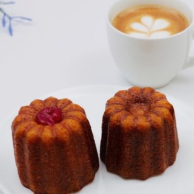 Комбо капучино и канеле в ассортименте в Два зерна по цене 514 ₽