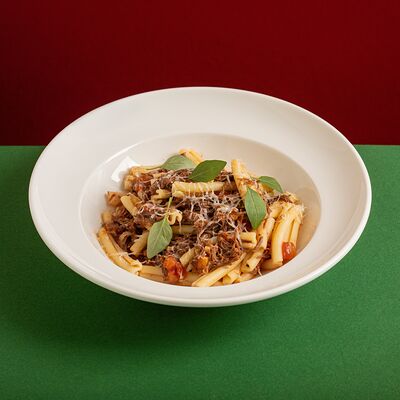 Паста казаречче с томлёным мясом в Traveler's Coffee по цене 640 ₽