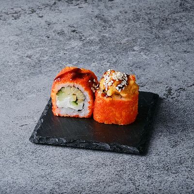 Ролл запеченный с лососем в THE BOX по цене 419