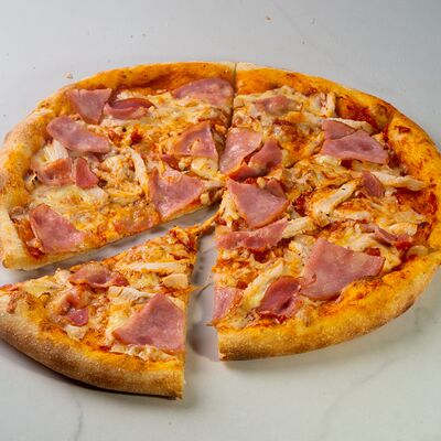 Пицца 3 вида мяса в Акула парк по цене 850 ₽