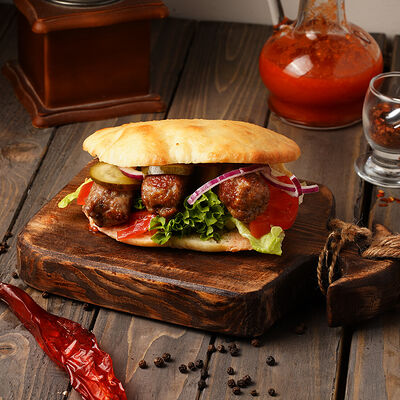 Чевапи в лепинье в Балкан Гриль Вкус Сербии по цене 660 ₽