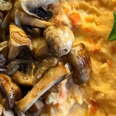 Гороховая каша с грибами и ароматным маслом в Наследие по цене 550 ₽