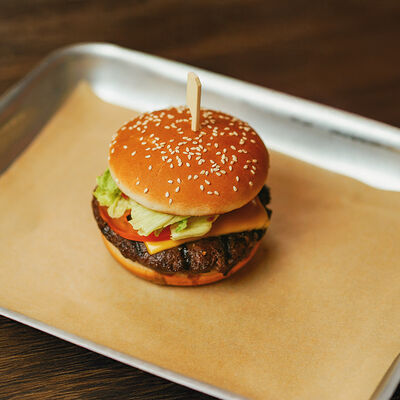 Ориджинал бургер в The Chops по цене 800 ₽