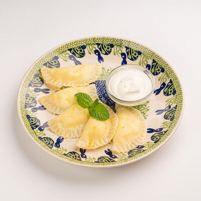 Вареники с творогом и сметаной в Сыроварня по цене 69000 сум