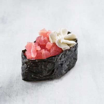 Гункан с тунцом в Yummy yummy по цене 105 ₽