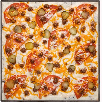 Пицца Блэк бургер в Pizza BonTon по цене 485 ₽