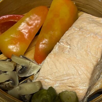 Семга с овощами на пару в Кинто по цене 2010 ₽