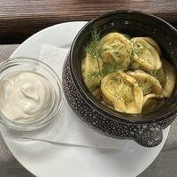 Пельмени мясные со сметаной и ароматной зеленью в Добролюбово