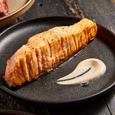 Стейк из семги в ЕрмолаевЪ Охота и Рыбалка по цене 1050 ₽