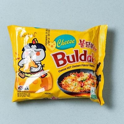 Острая лапша со вкусом сыра и курицы Samyang Корея в Lee's Food по цене 349