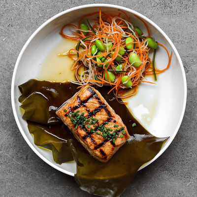 Лосось, мисо-апельсин в Tokyo Sushi по цене 2060 ₽