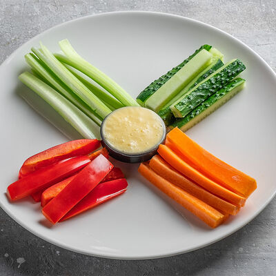 Овощной микс с сырным соусом в КрабыКутабы по цене 680 ₽