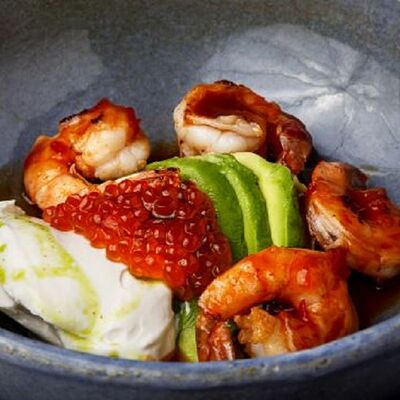 Авокадо с креветками и красной икрой в Кабуки по цене 550