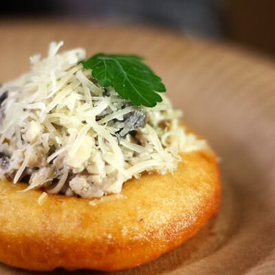 Пышка жюльен с курицей в Пышечная по цене 132 ₽