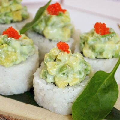 Ролл креветка с соусом васаби в Держи рыбу по цене 650