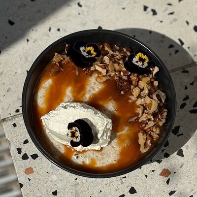 Овсяная каша в Renoir coffee по цене 330 ₽