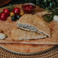 Чебурек с говядиной и свининой в Много чебуреков