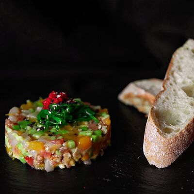 Тартар Гребешок-манго в Атлантида по цене 930 ₽