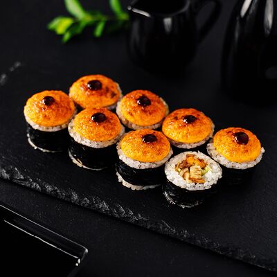 Ролл Хот в Суши и Роллы по цене 714 ₽