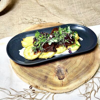 Медальон из говяжьей вырезки с цукини в Джоли по цене 1150 ₽