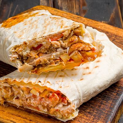 Шаурма со свининой в Шашлык Центр на Углях по цене 449 ₽