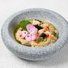 Закуска из текстурированных печеных баклажанов с морепродуктами в Pasta Uno по цене 900