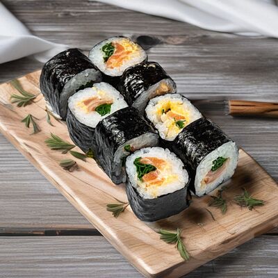 Спайси-ролл в Про 100 суши по цене 775 ₽