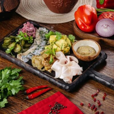 Закуска под чачу в Гуру по цене 1010 ₽