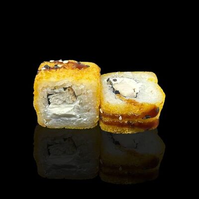 Темпура ролл сливочный с курицейв Bankrolls по цене 480 ₽