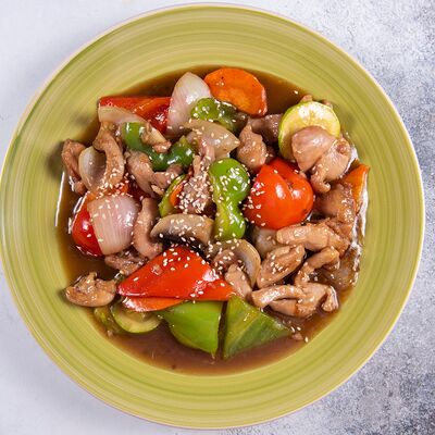 Курица терияки с овощами в Soju по цене 1115 ₽