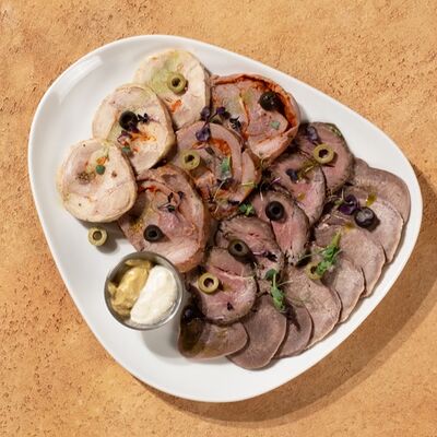 Мясная тарелка в Ачарули по цене 1300 ₽